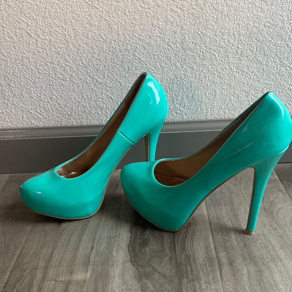 Eye Candie Mint Platform Heels